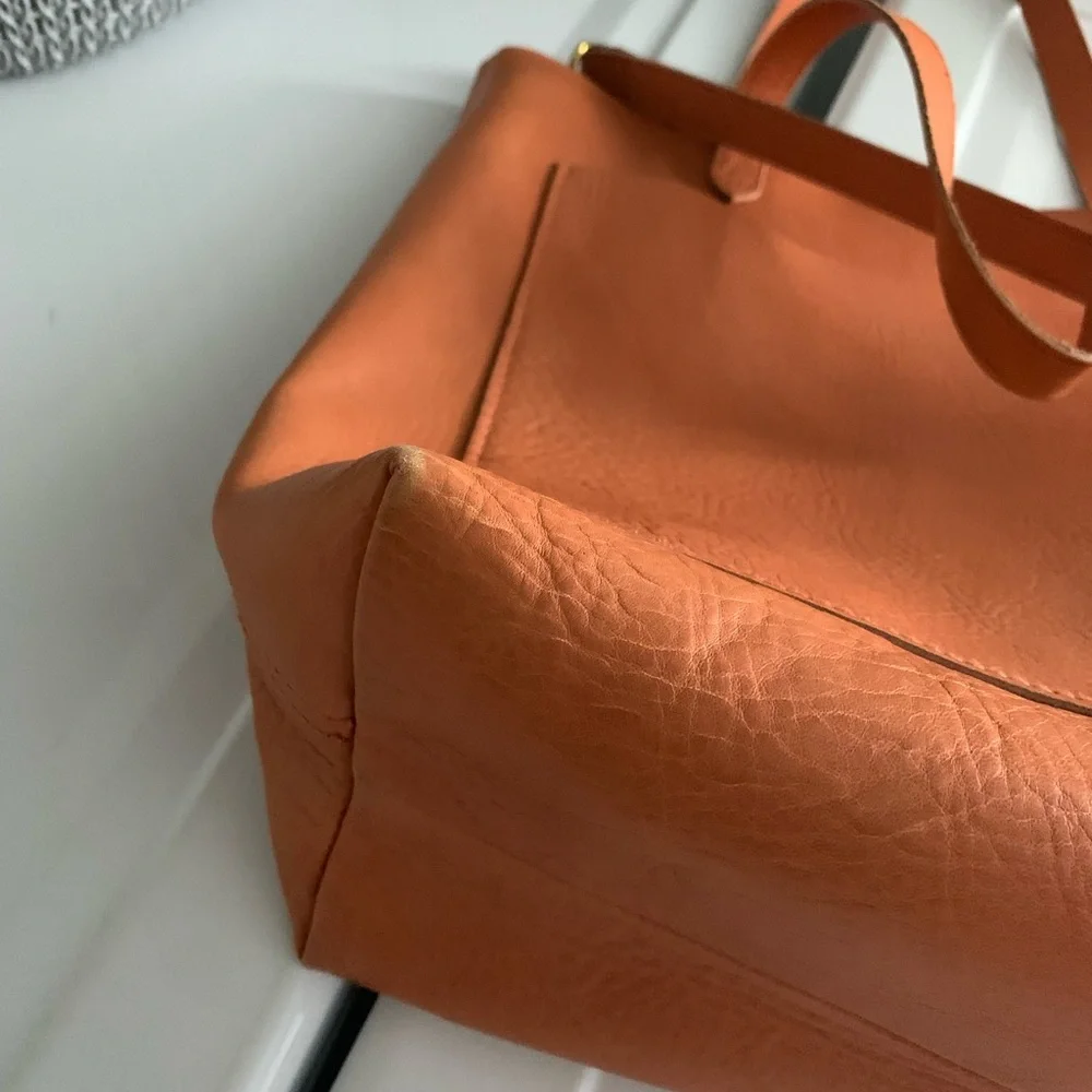 Madewell Transport Tote-Sweet Dahlia - Picture 4 of 5